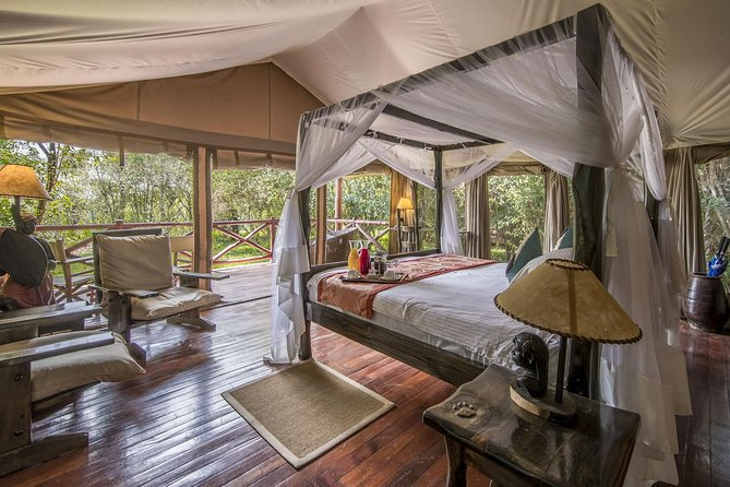 Luxury tented camp with private deck overlooking in the thck of nature